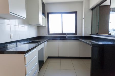 Apartamento à venda com 166m², 4 quartos e 3 vagas Apartamento à venda com 166m², 4 quartos e 3 vagasCozinha