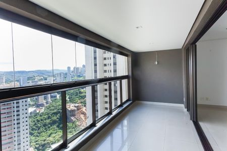 Apartamento à venda com 166m², 4 quartos e 3 vagas Apartamento à venda com 166m², 4 quartos e 3 vagasVaranda da Sala