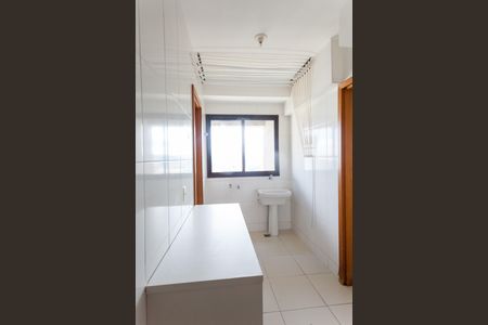 Apartamento à venda com 166m², 4 quartos e 3 vagas Apartamento à venda com 166m², 4 quartos e 3 vagasÁrea de Serviço