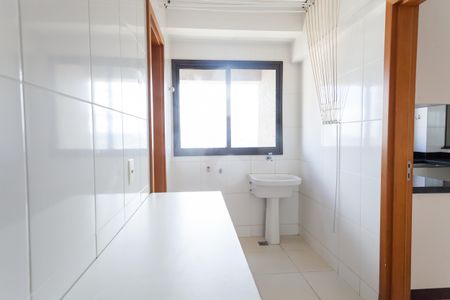 Apartamento à venda com 166m², 4 quartos e 3 vagas Apartamento à venda com 166m², 4 quartos e 3 vagasÁrea de Serviço