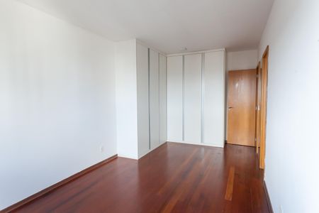 Apartamento à venda com 166m², 4 quartos e 3 vagas Apartamento à venda com 166m², 4 quartos e 3 vagassuite