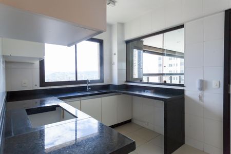Apartamento à venda com 166m², 4 quartos e 3 vagas Apartamento à venda com 166m², 4 quartos e 3 vagasCozinha