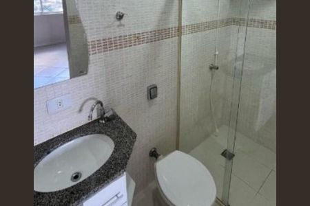 Banheiro do quarto  de apartamento para alugar com 1 quarto, 66m² em Bigorrilho, Curitiba