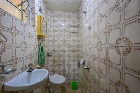 Casa à venda com 150m², 2 quartos e 2 vagasBanheiro da Edícula 