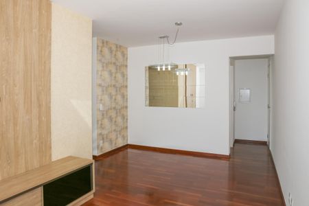 Apartamento para alugar com 77m², 2 quartos e 2 vagasSala