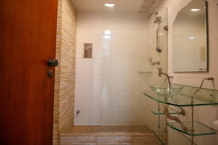 Apartamento para alugar com 92m², 2 quartos e 1 vaga Apartamento para alugar com 92m², 2 quartos e 1 vagaBanheiro