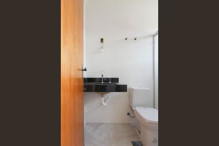 Casa à venda com 104m², 2 quartos e 2 vagasBanheiro da Suíte 2