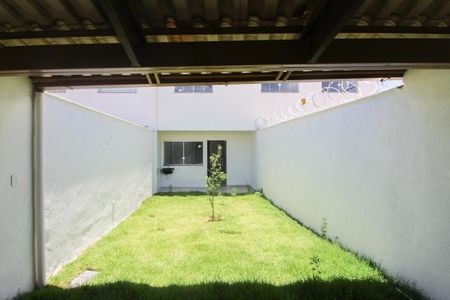 Casa à venda com 104m², 2 quartos e 2 vagasQuintal