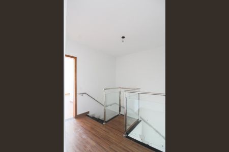 Casa à venda com 104m², 2 quartos e 2 vagasCorredor