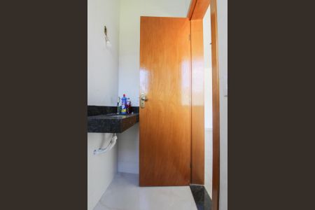 Casa à venda com 104m², 2 quartos e 2 vagasLavabo