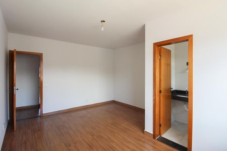 Casa à venda com 104m², 2 quartos e 2 vagasSuíte 2