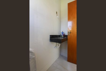 Casa à venda com 104m², 2 quartos e 2 vagasLavabo