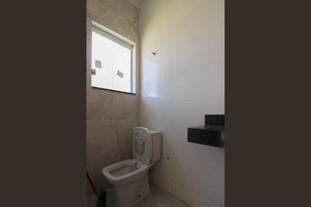 Casa à venda com 104m², 2 quartos e 2 vagasLavabo