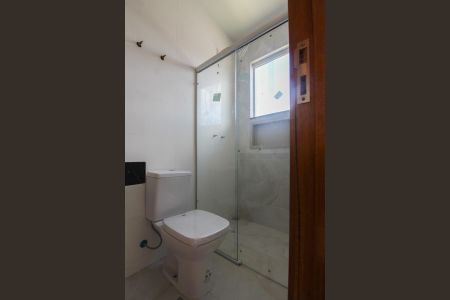 Casa à venda com 104m², 2 quartos e 2 vagasBanheiro da Suíte 2