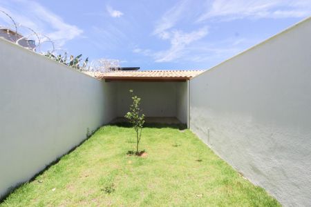 Casa à venda com 104m², 2 quartos e 2 vagasQuintal