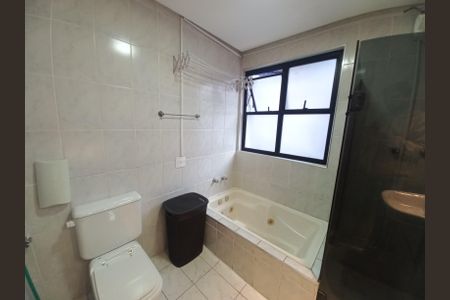 Banheiro de apartamento para alugar com 1 quarto, 40m² em Centro, São Vicente
