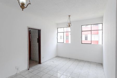 Sala de apartamento para alugar com 3 quartos, 60m² em São João Batista, Belo Horizonte