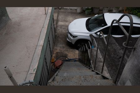 Escada para o quintal de casa para alugar com 2 quartos, 500m² em Cursino, São Paulo