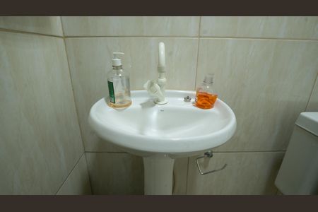 Casa para alugar com 500m², 2 quartos e 15 vagasBanheiro Corredor