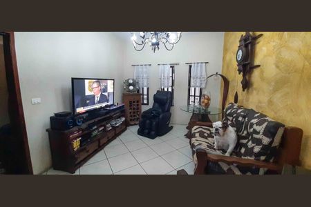 Casa à venda com 3 quartos, 250m² em Quitaúna, Osasco