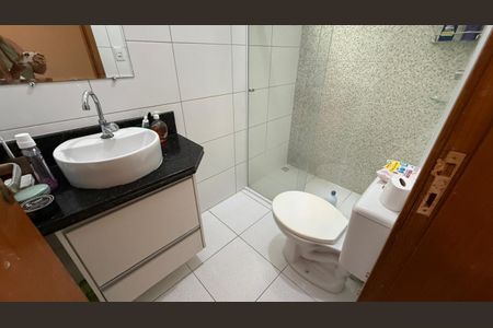 Casa à venda com 114m², 3 quartos e 2 vagas