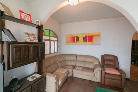 Casa à venda com 4 quartos, 360m² em Glória, Belo Horizonte