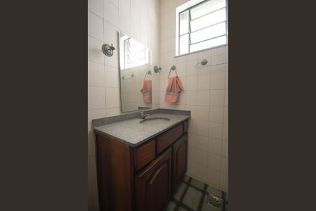 Casa para alugar com 231m², 5 quartos e 4 vagasBanheiro 1