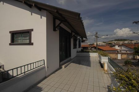Casa para alugar com 231m², 5 quartos e 4 vagasVaranda
