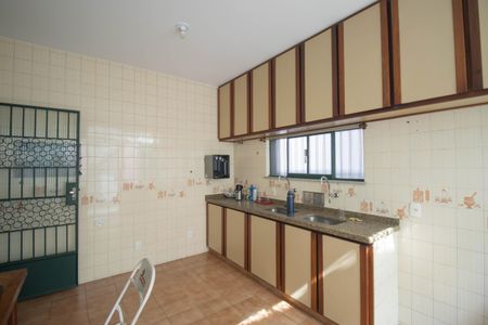 Casa para alugar com 231m², 5 quartos e 4 vagasCozinha