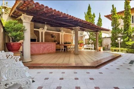 Casa de condomínio à venda com 621m², 4 quartos e 7 vagas