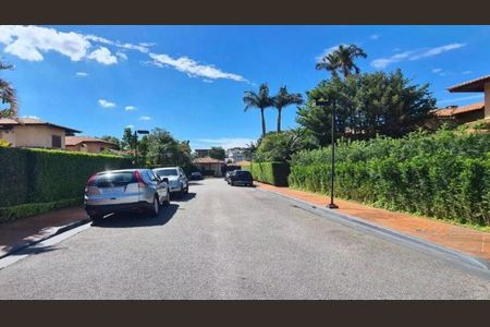 Casa de condomínio à venda com 621m², 4 quartos e 7 vagas