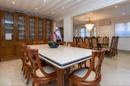 Casa de condomínio à venda com 621m², 4 quartos e 7 vagas