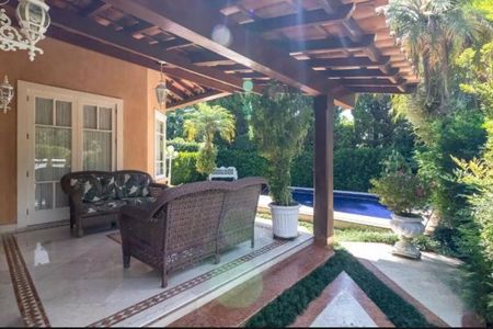 Casa de condomínio à venda com 621m², 4 quartos e 7 vagas