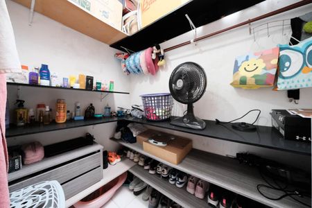 Apartamento à venda com 74m², 2 quartos e 1 vagaQuarto 2