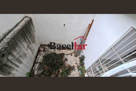 Casa à venda com 65m², 2 quartos e sem vaga