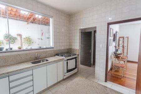 Cozinha de casa à venda com 4 quartos, 372m² em Horto, Belo Horizonte
