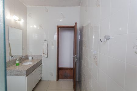 Casa à venda com 372m², 4 quartos e 4 vagasBanheiro Social 2 no 2° Andar