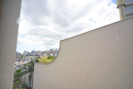 Sala-VISTA  de apartamento para alugar com 2 quartos, 70m² em Petrópolis, Porto Alegre