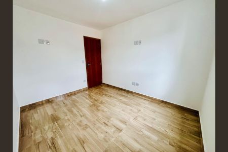 Casa à venda com 108m², 3 quartos e 2 vagas