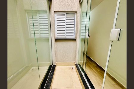 Casa à venda com 108m², 3 quartos e 2 vagas