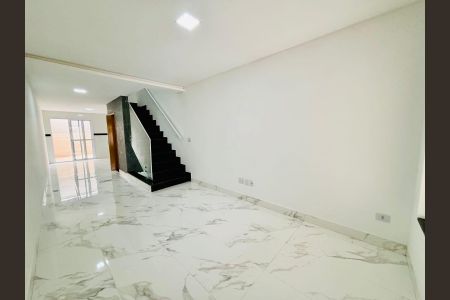 Casa à venda com 3 quartos, 108m² em Vila Ré, São Paulo