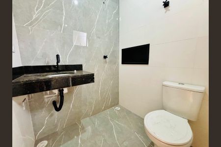 Casa à venda com 108m², 3 quartos e 2 vagas