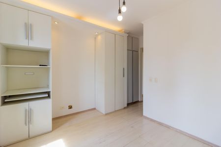 Apartamento à venda com 80m², 2 quartos e 1 vaga Apartamento à venda com 80m², 2 quartos e 1 vagaSuíte