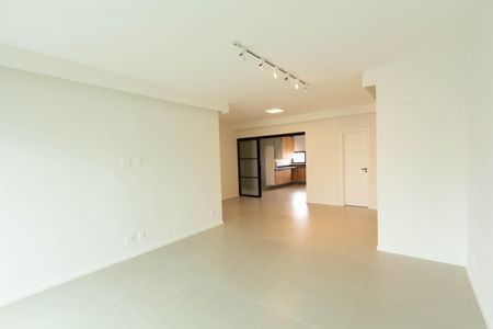 Sala de apartamento para alugar com 3 quartos, 130m² em Moema, São Paulo