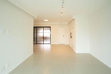 Sala de apartamento para alugar com 3 quartos, 130m² em Moema, São Paulo