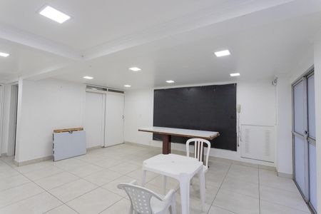 Apartamento para alugar com 74m², 3 quartos e 1 vaga Apartamento para alugar com 74m², 3 quartos e 1 vagaÁrea comum - Salão de festas