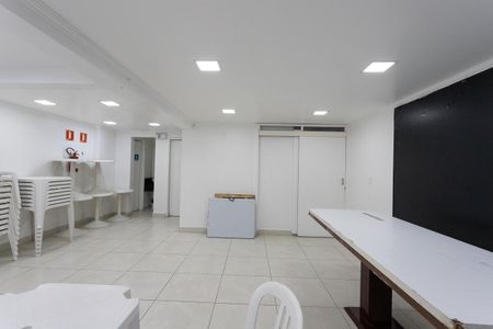 Apartamento para alugar com 74m², 3 quartos e 1 vaga Apartamento para alugar com 74m², 3 quartos e 1 vagaÁrea comum - Salão de festas