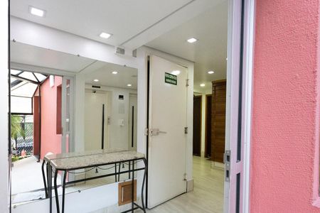 Apartamento para alugar com 74m², 3 quartos e 1 vaga Apartamento para alugar com 74m², 3 quartos e 1 vagaHall social