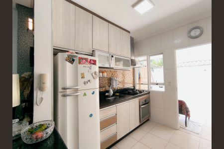 Casa de condomínio à venda com 79m², 2 quartos e 2 vagasCozinha e Área de Serviço