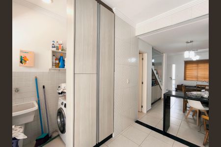 Casa de condomínio à venda com 79m², 2 quartos e 2 vagasCozinha e Área de Serviço